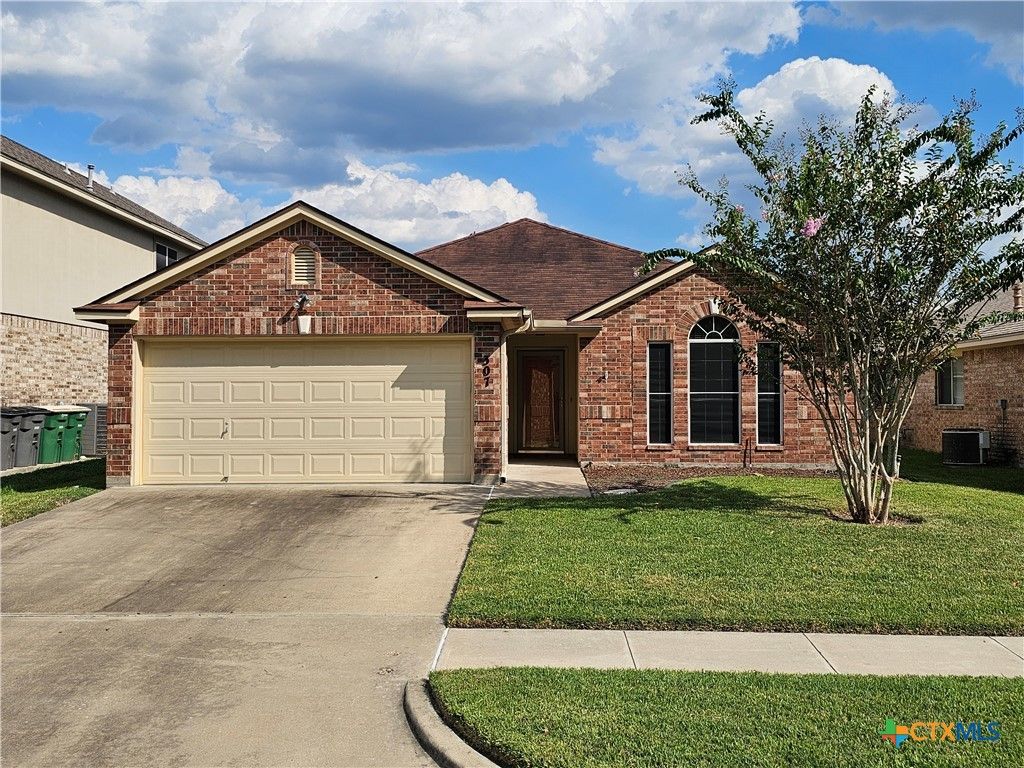 Image 1 of property listing at 307 Brookwood, Victoria, TX 77901