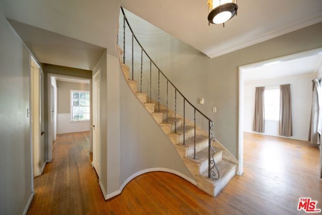 713 N Doheny Drive, Beverly Hills, CA 90210