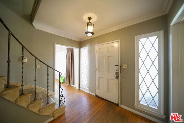 713 N Doheny Drive, Beverly Hills, CA 90210