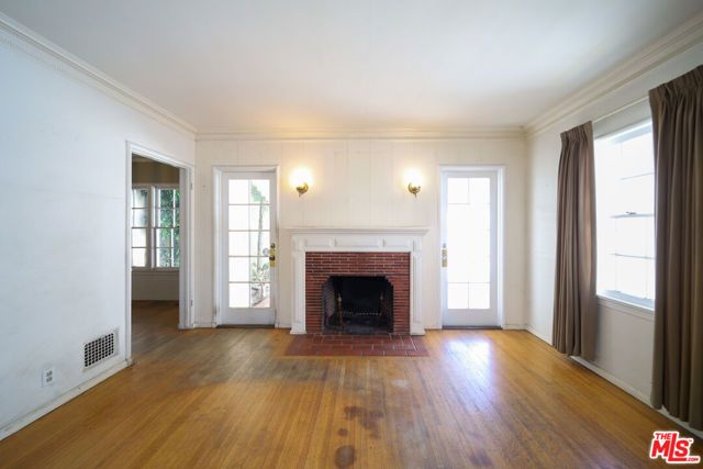 713 N Doheny Drive, Beverly Hills, CA 90210