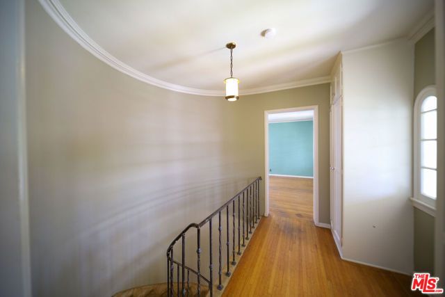 713 N Doheny Drive, Beverly Hills, CA 90210