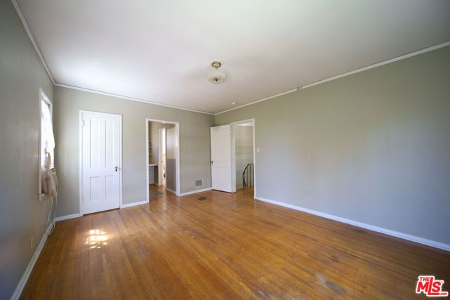 713 N Doheny Drive, Beverly Hills, CA 90210
