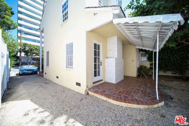 713 N Doheny Drive, Beverly Hills, CA 90210