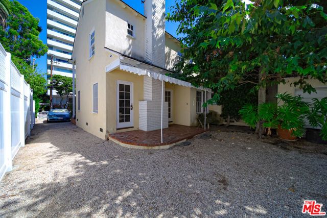 713 N Doheny Drive, Beverly Hills, CA 90210