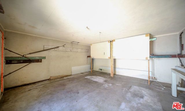 713 N Doheny Drive, Beverly Hills, CA 90210