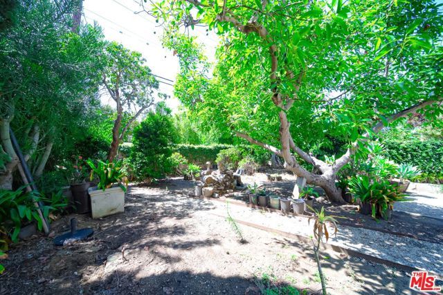 713 N Doheny Drive, Beverly Hills, CA 90210