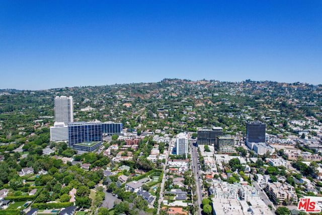 713 N Doheny Drive, Beverly Hills, CA 90210