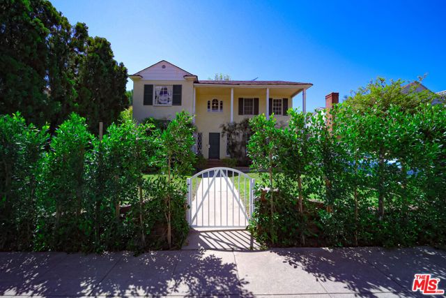 713 N Doheny Drive, Beverly Hills, CA 90210