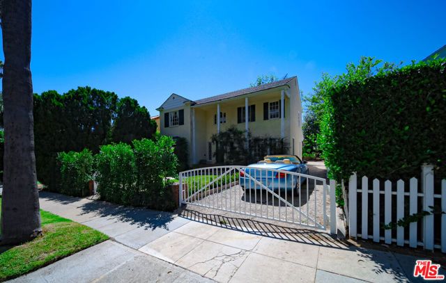 713 N Doheny Drive, Beverly Hills, CA 90210