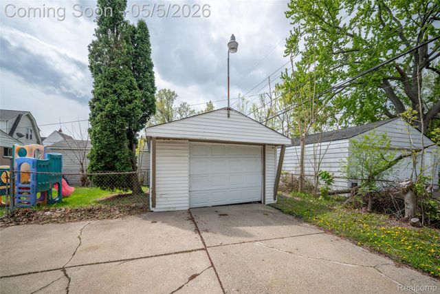 22173 Normandy Avenue, Eastpointe, MI 48021