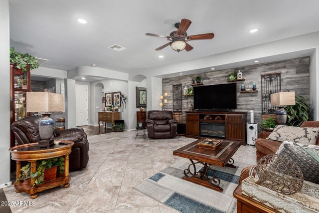 22072 W MOONLIGHT Path, Buckeye, AZ 85326