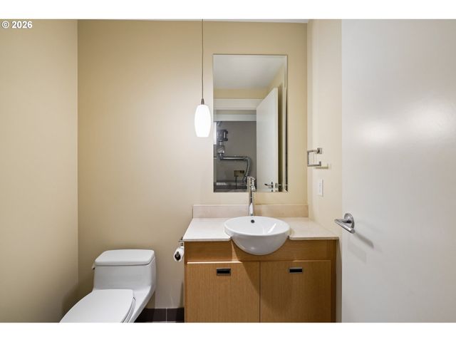 1260 Nw NAITO Pkwy Nw 710, Portland, OR 97209