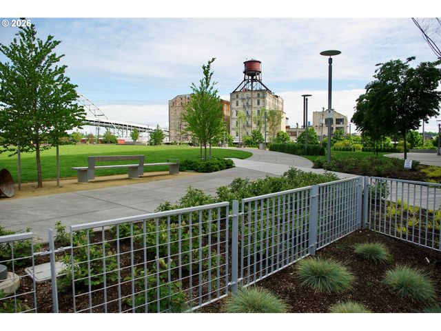 1260 Nw NAITO Pkwy Nw 710, Portland, OR 97209