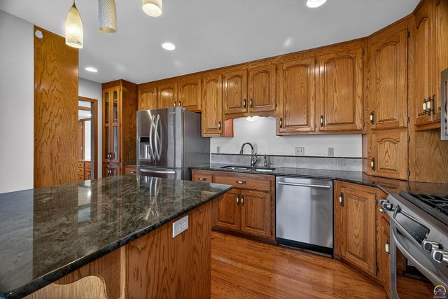 3835 SW Wood Valley DR, Topeka, KS 66610