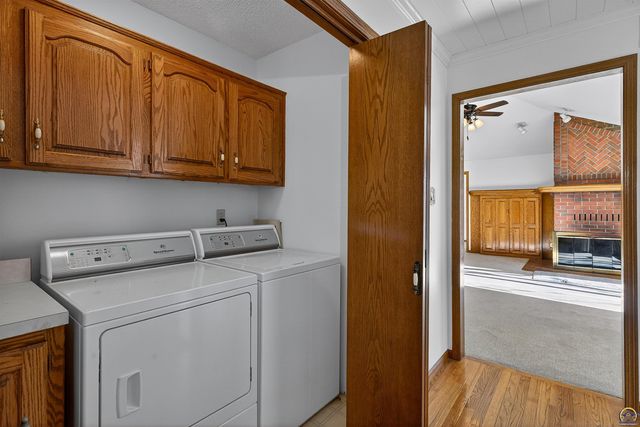 3835 SW Wood Valley DR, Topeka, KS 66610