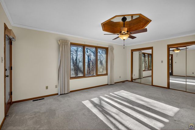 3835 SW Wood Valley DR, Topeka, KS 66610