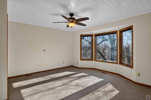 3835 SW Wood Valley DR, Topeka, KS 66610