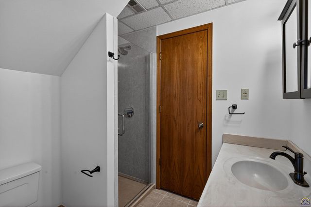 3835 SW Wood Valley DR, Topeka, KS 66610