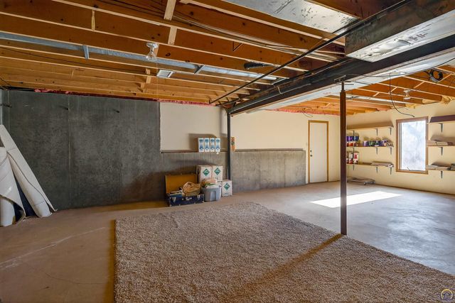 3835 SW Wood Valley DR, Topeka, KS 66610