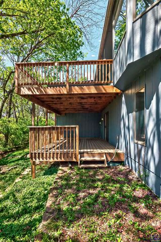 3835 SW Wood Valley DR, Topeka, KS 66610