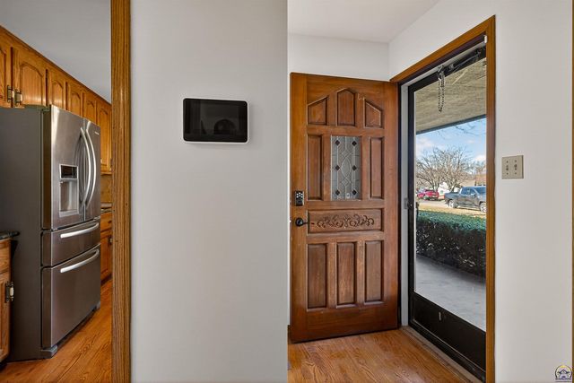 3835 SW Wood Valley DR, Topeka, KS 66610