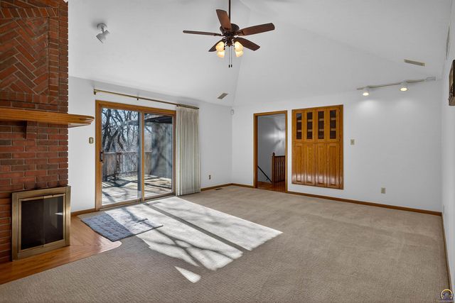 3835 SW Wood Valley DR, Topeka, KS 66610