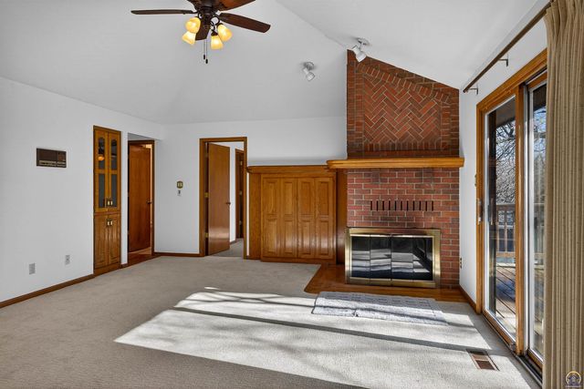 3835 SW Wood Valley DR, Topeka, KS 66610