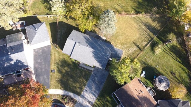 41 S Walnut Lane, Glenwood, IL 60425