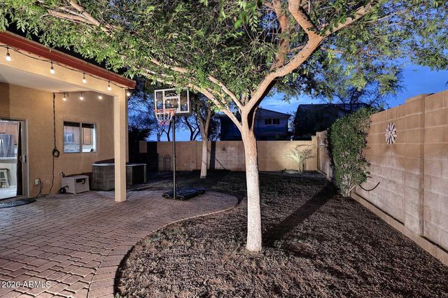 12120 W LEATHER Lane W, Peoria, AZ 85383