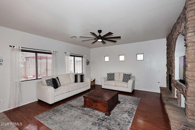 12120 W LEATHER Lane W, Peoria, AZ 85383