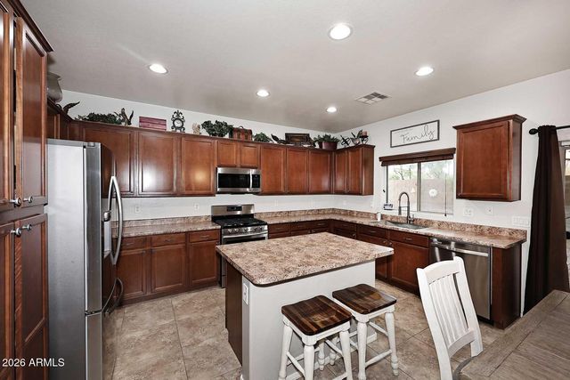 12120 W LEATHER Lane W, Peoria, AZ 85383