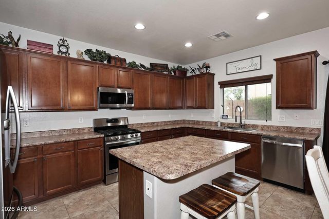 12120 W LEATHER Lane W, Peoria, AZ 85383