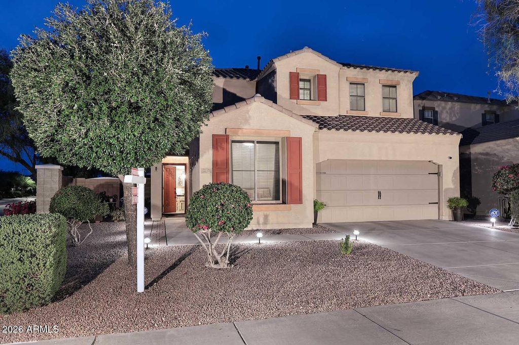 Image 2 of property listing at 12120 W LEATHER Lane W, Peoria, AZ 85383