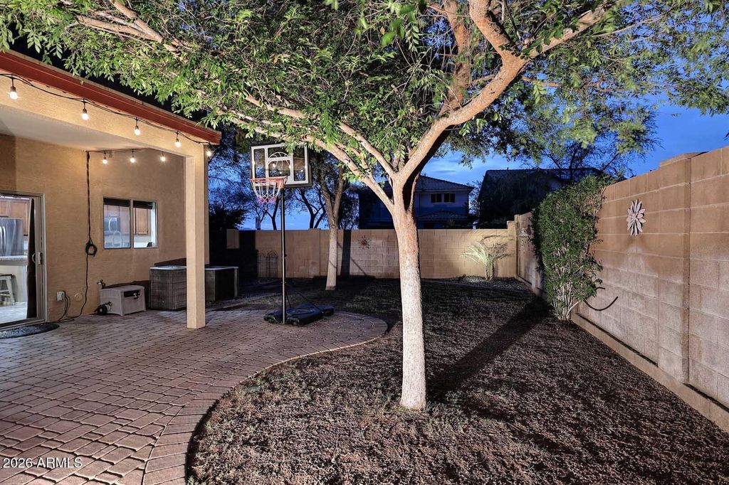 Image 26 of property listing at 12120 W LEATHER Lane W, Peoria, AZ 85383