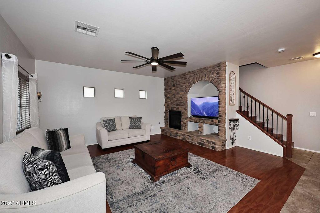 Image 36 of property listing at 12120 W LEATHER Lane W, Peoria, AZ 85383