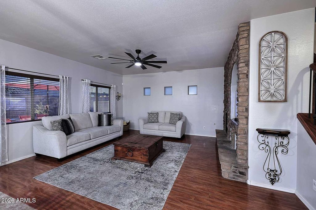 Image 6 of property listing at 12120 W LEATHER Lane W, Peoria, AZ 85383