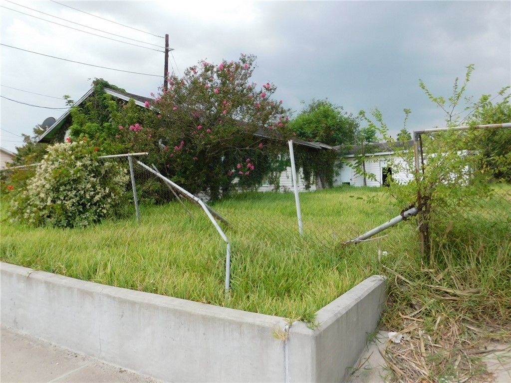 1803 N PORT Ave, Corpus Christi, TX 78401 — photo 5