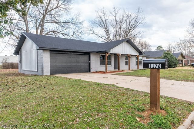 1176 Eastwood Drive, Booneville, AR 72927