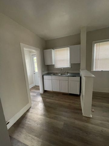 516 S Nueces, Coleman, TX 76384