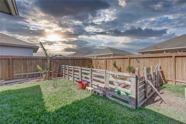 2673 Westeros St, Corpus Christi, TX 78415