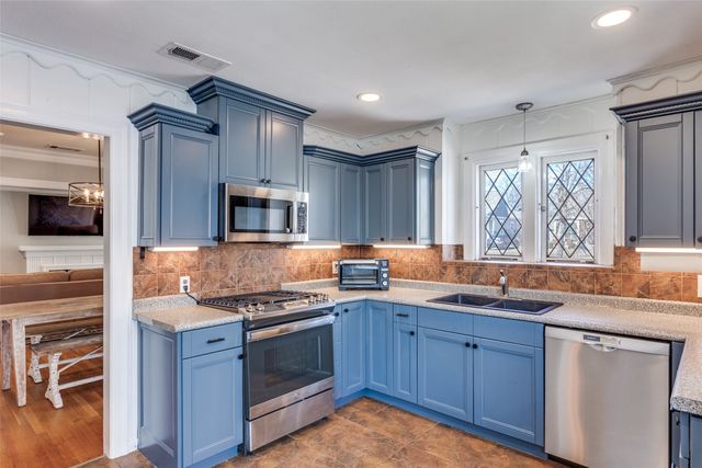 4029 Pershing Avenue, Fort Worth, TX 76107