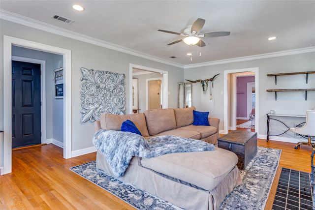 4029 Pershing Avenue, Fort Worth, TX 76107