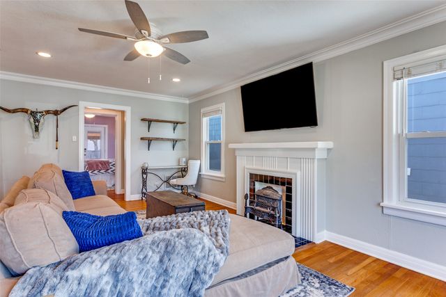 4029 Pershing Avenue, Fort Worth, TX 76107