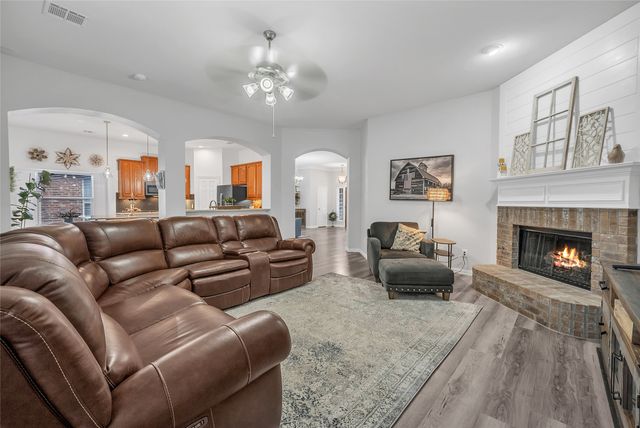 6208 Brownstone Drive, Mckinney, TX 75070