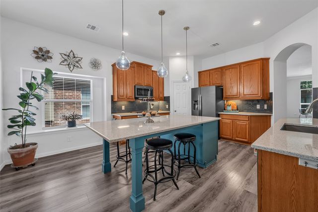 6208 Brownstone Drive, Mckinney, TX 75070