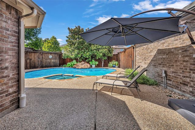 6208 Brownstone Drive, Mckinney, TX 75070
