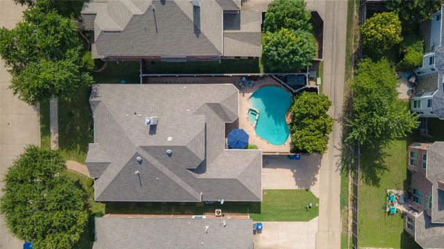 6208 Brownstone Drive, Mckinney, TX 75070