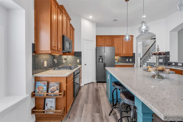 6208 Brownstone Drive, Mckinney, TX 75070