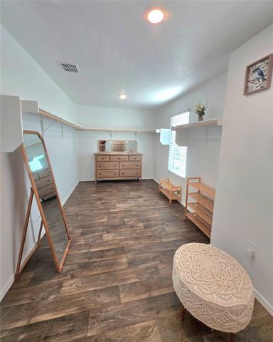 12419 Silversmith LN, Mustang Ridge, TX 78610