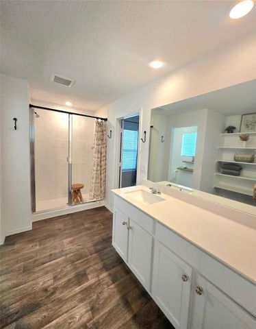 12419 Silversmith LN, Mustang Ridge, TX 78610